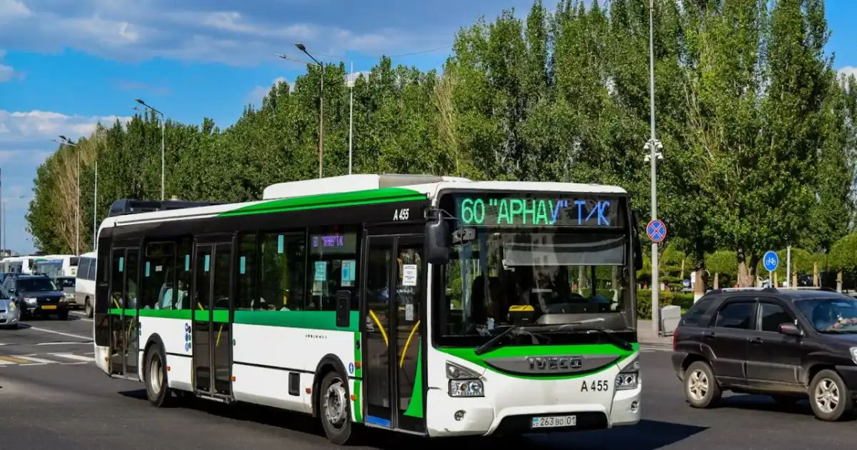 Астанада автобус апатынан кейін екі аяғынан айырылған қыздың отбасына пәтер беріледі