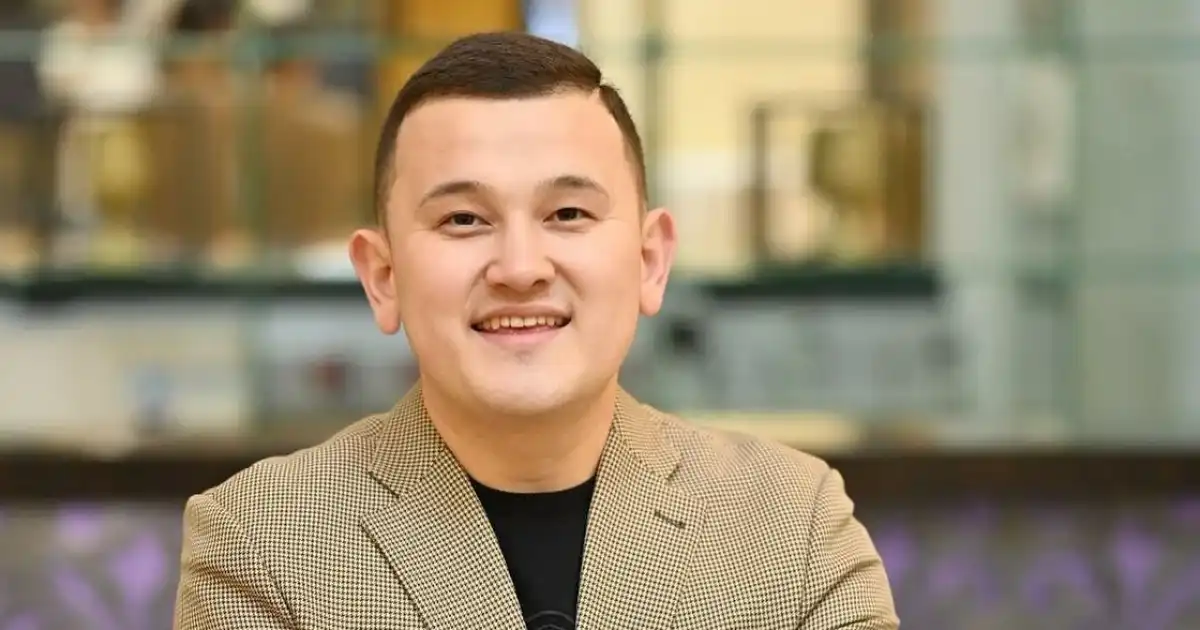 "Балапан, біз сені күтеміз": танымал блогер Елдос Қадырханов алғаш рет әке атанатын жариялады