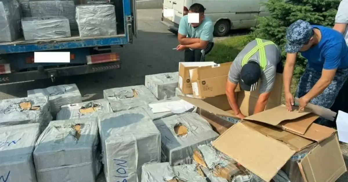Алматыға Қытайдан контрабандалық жолмен тауар тасып, мемлекетке 10 млрд теңге залал келтіргендер ұсталды