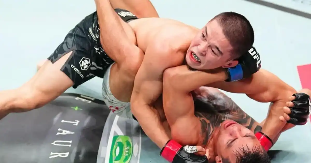 UFC: Асу Алмабаев төрешілер шешімімен қарсыласын жеңді