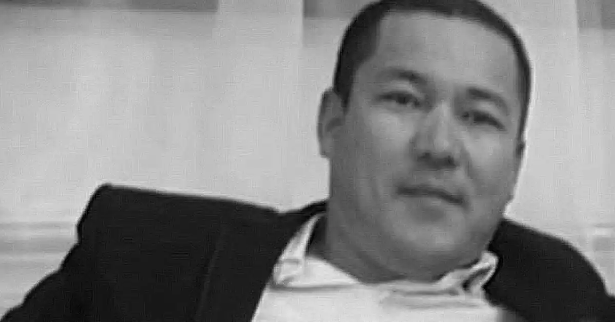 "Артында 5 баласы қалды": Ақтауда ер адам суға батып бара жатқандарды құтқарамын деп ажал құшты