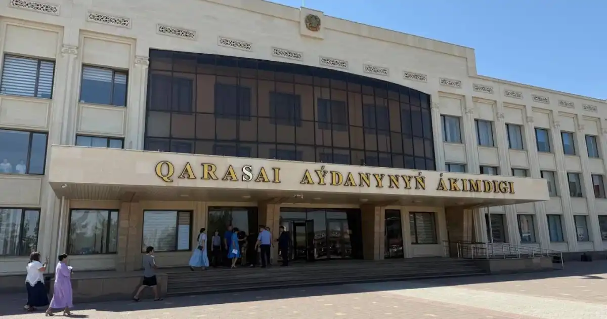 Қаскелеңде әкімдік алдында жалғызбасты ана өзін алты баласымен қоса өртемек болды