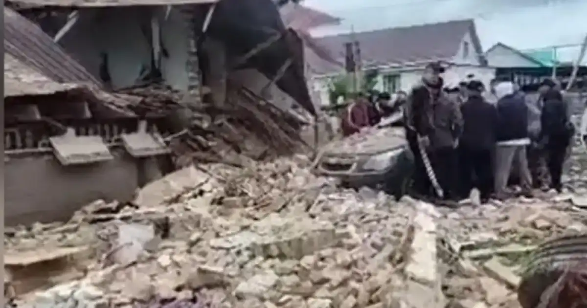 Алматы облысында жарылыс болып, әйел үш баласымен үйінде астында қалды