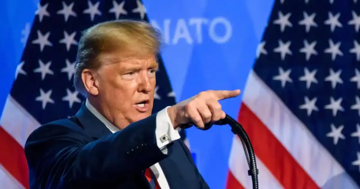 «Олар іздестіріліп жатыр»: Трамп АҚШ-тағы құпия ақпаратты жариялағандарға қатаң ескерту жасады