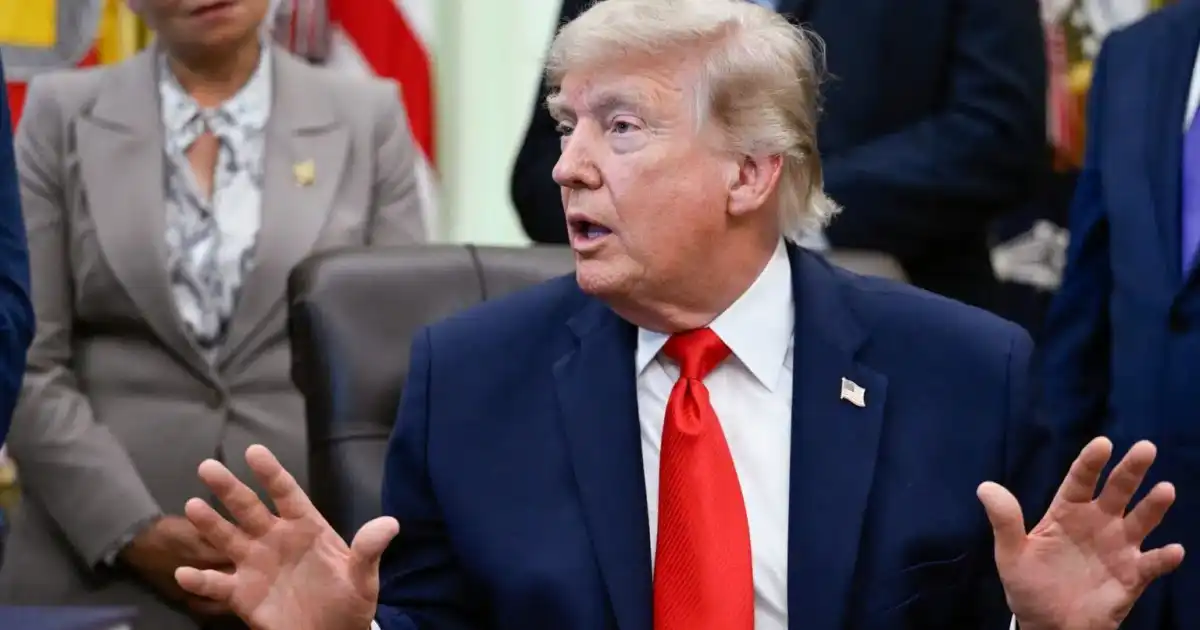 Трамп Ормуз бұғазын өз атымен атауды ұсынды