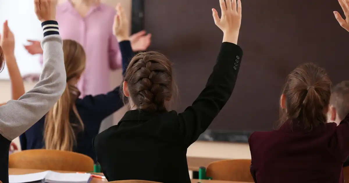 Жұлдыз Сүлейменова жоғары сыныптарда БЖБ мен ТЖБ қашан тоқтатылатынын айтты