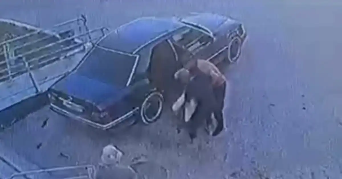 "Дәрігерді үш адам багажникке салып әкетіп, ауруханаға әкеп тастаған": Таразда сұмдық жағдай болды
