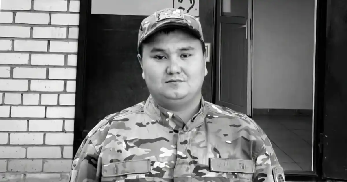 "Түтіннен көрмей қалдым": БҚО-да өрт сөндірушіні бала күнгі досы көлікпен басып кеткен