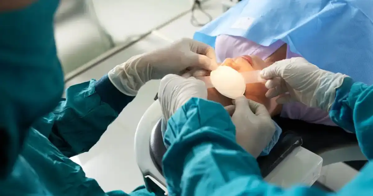 Шымкентте әйел пластикалық отадан кейін бір көзінен айырылды