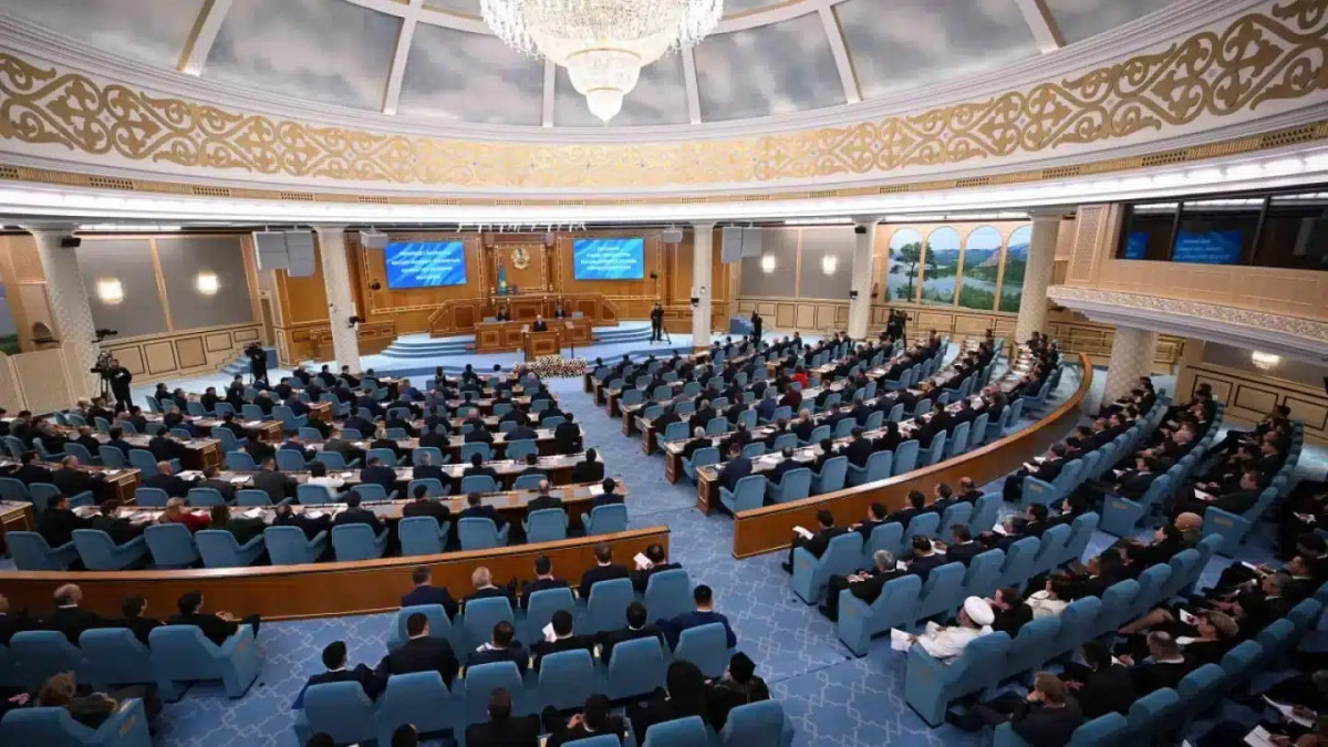 Алагөзованың құдағиынан Сәтжанның күйеуіне дейін: Қазақстан Халық Кеңесінің құрамы жарияланды
